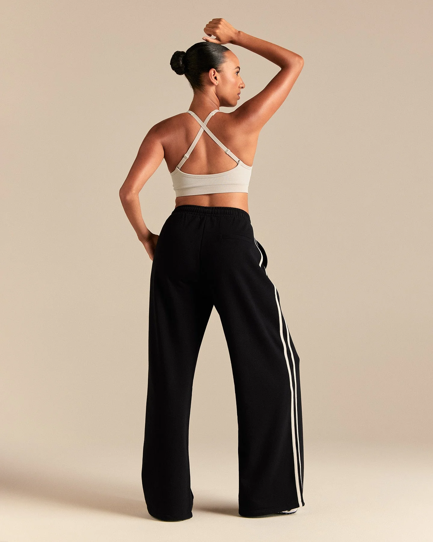 Comfort Lightweight Contrast Joggers | Black - Image 7
