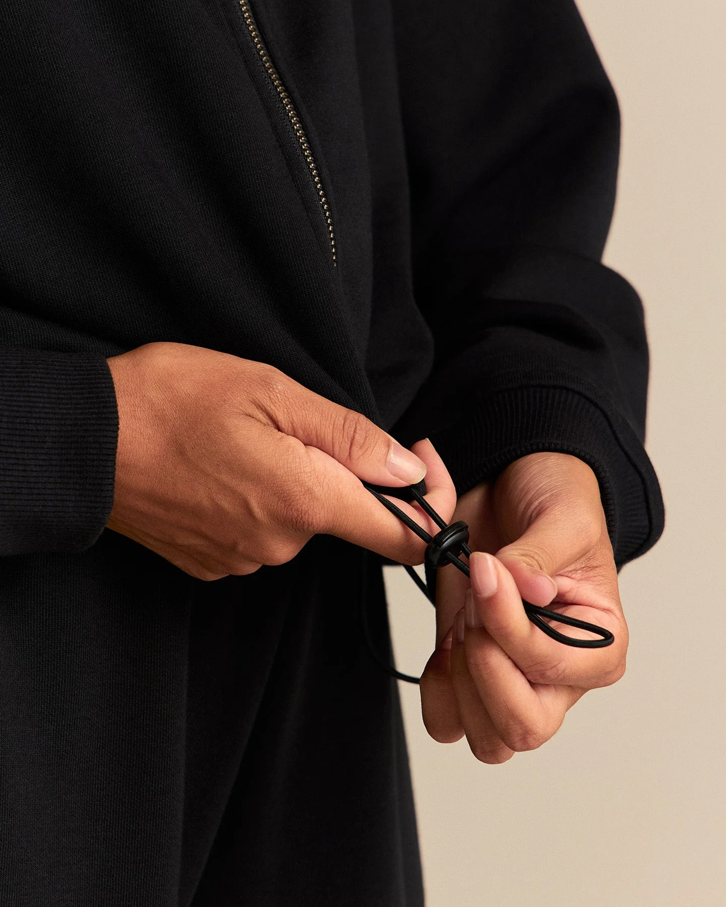 Comfort Lightweight Draw Hem Hoodie | Black - Image 4