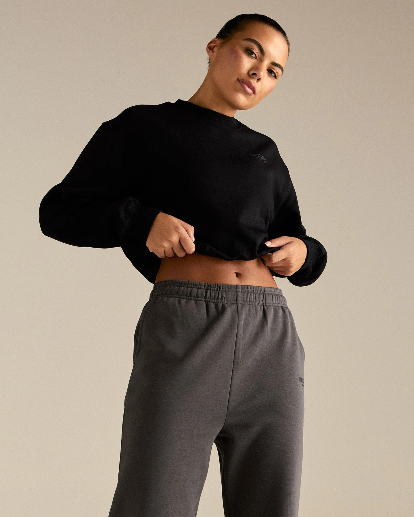 Comfort Outdoor Cropped Crew Neck | Black - Image 6