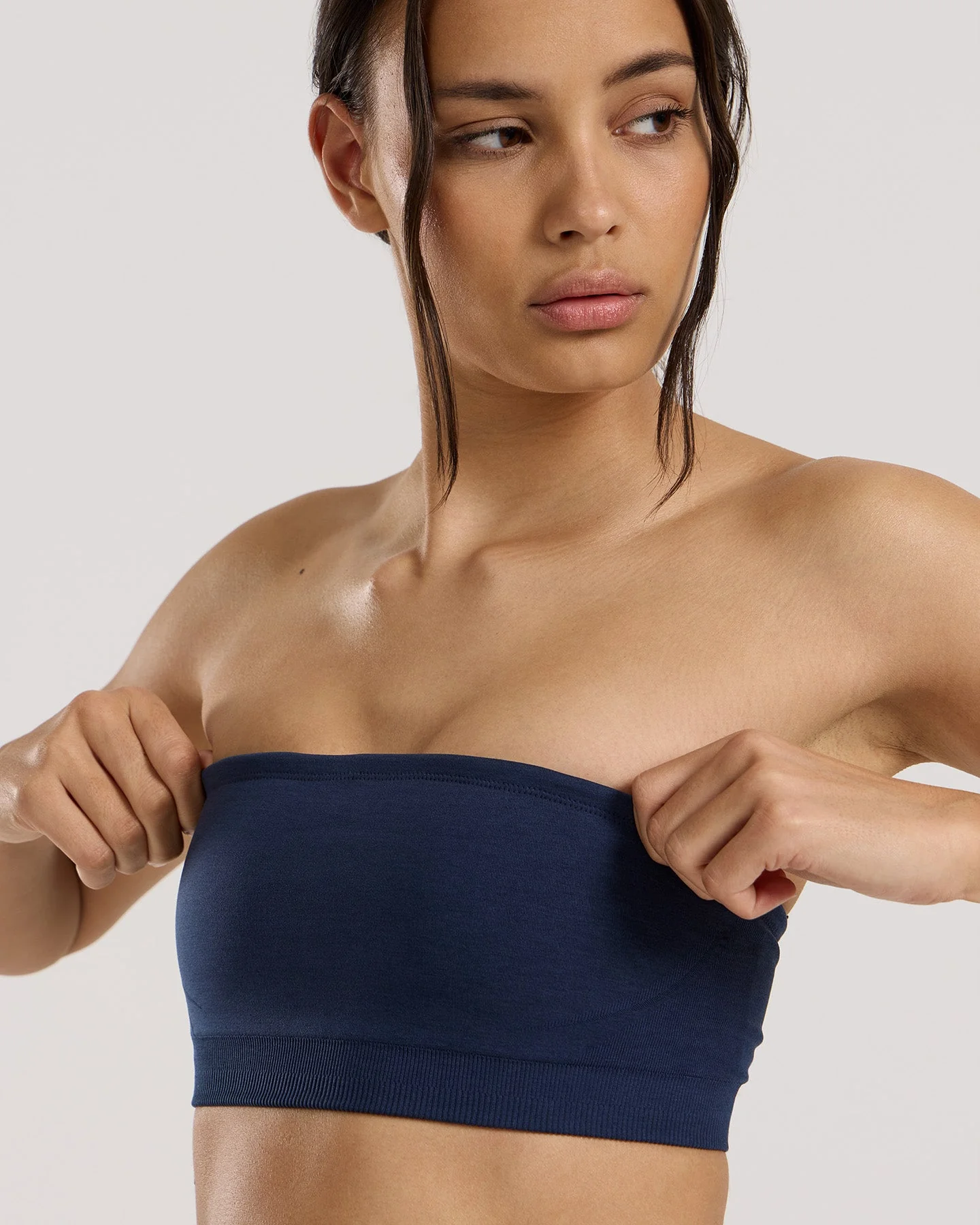 Define 2.0 Seamless Bandeau Bra | Sapphire Blue - Image 3