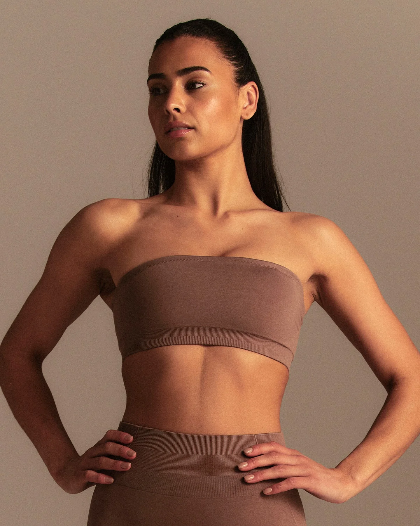 Define 2.0 Seamless Bandeau Bra | Mocha - Image 2