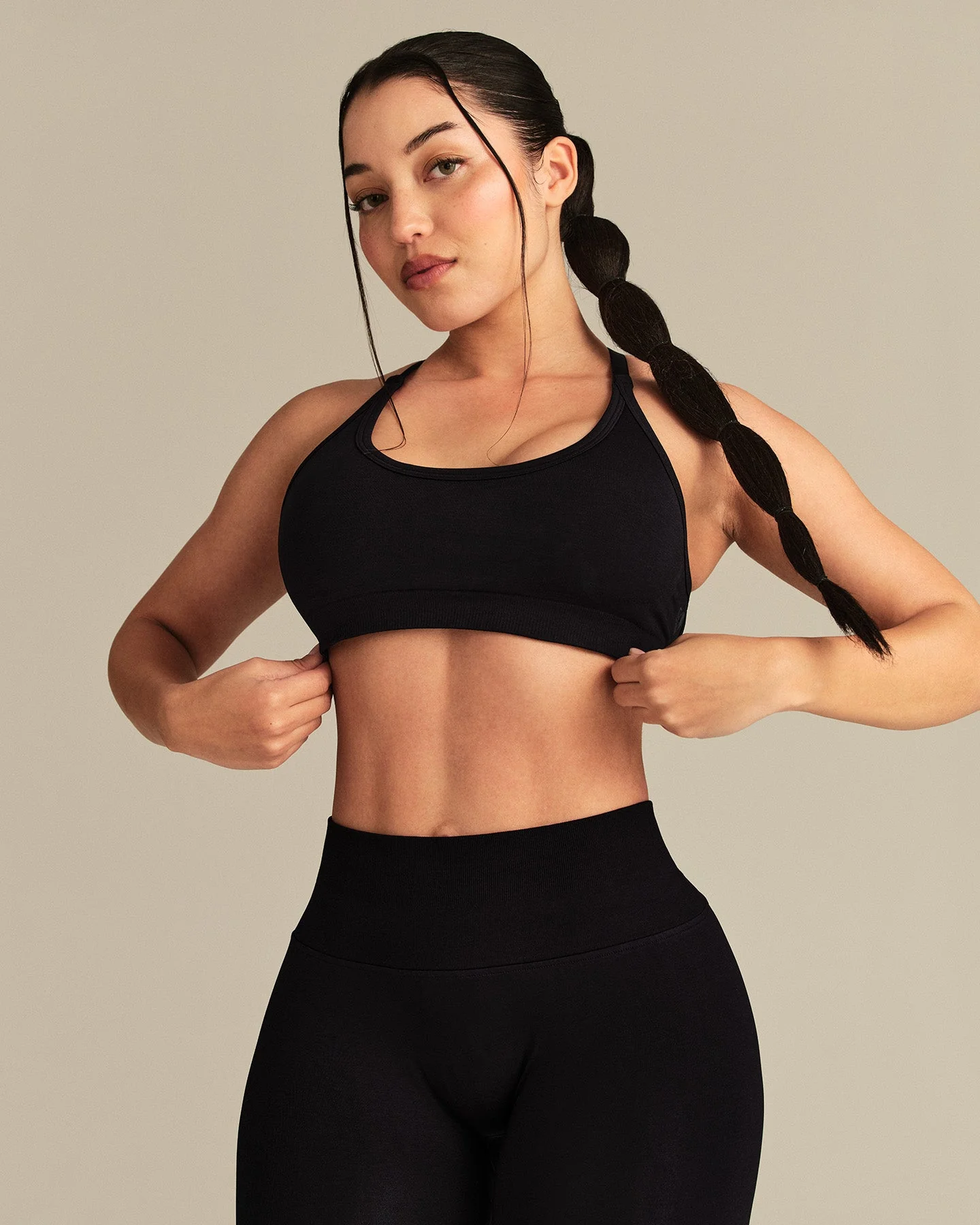 Define 2.0 Seamless Cross Back Bra | Black - Image 7