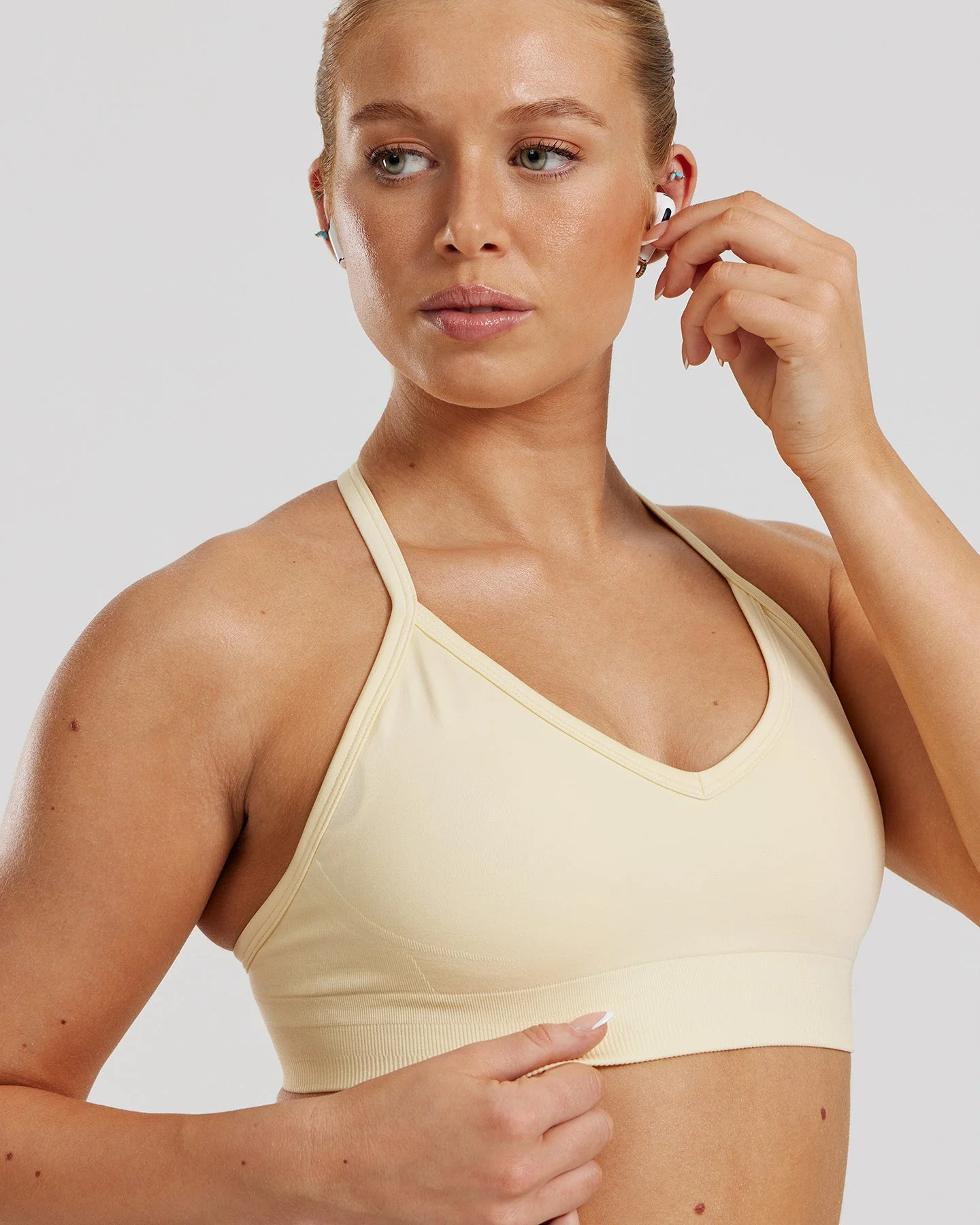 Define 2.0 Seamless Halter Neck Bra | Vanilla - Image 3