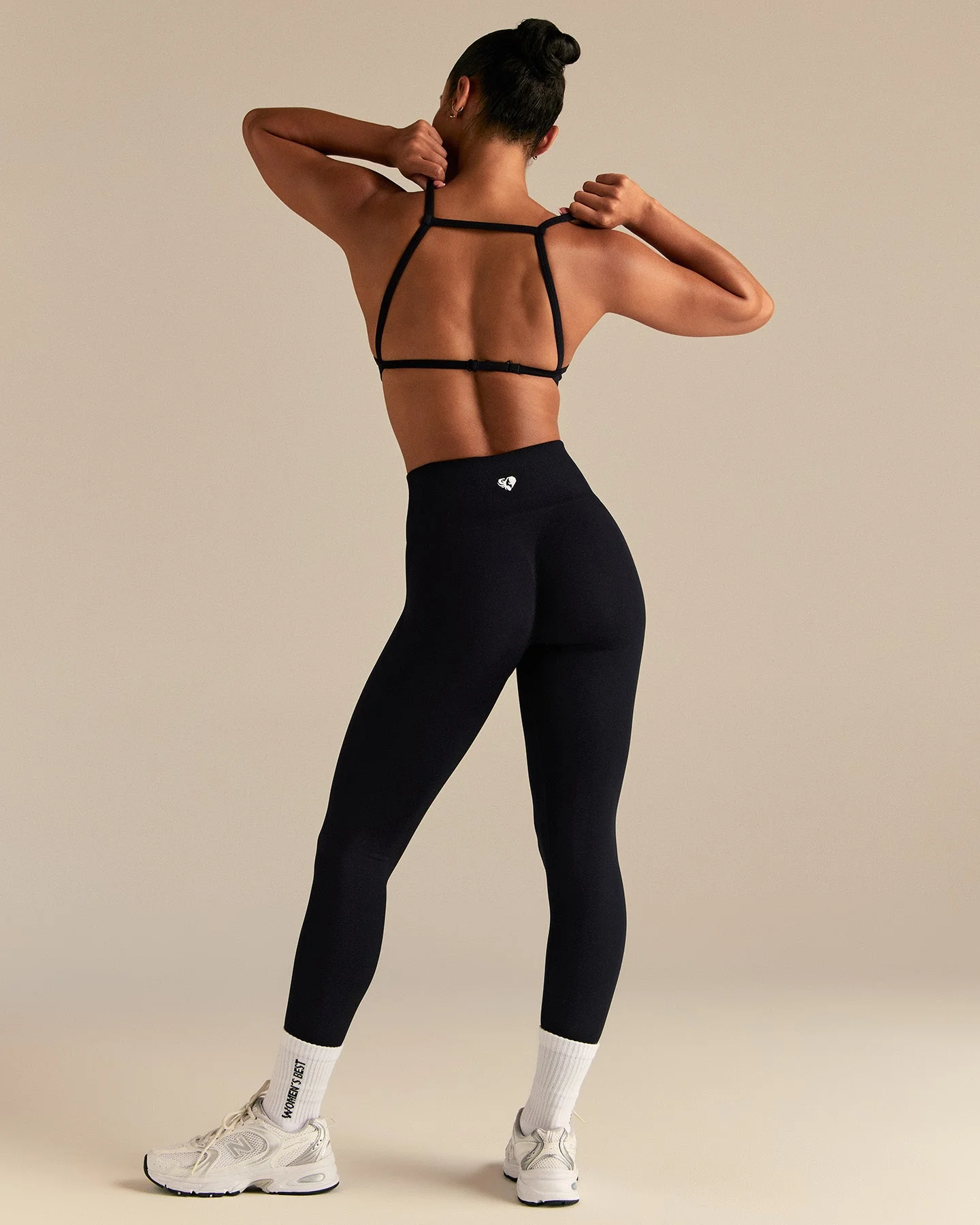 Define 2.0 Seamless High Neck Backless Bra | Black - Image 2