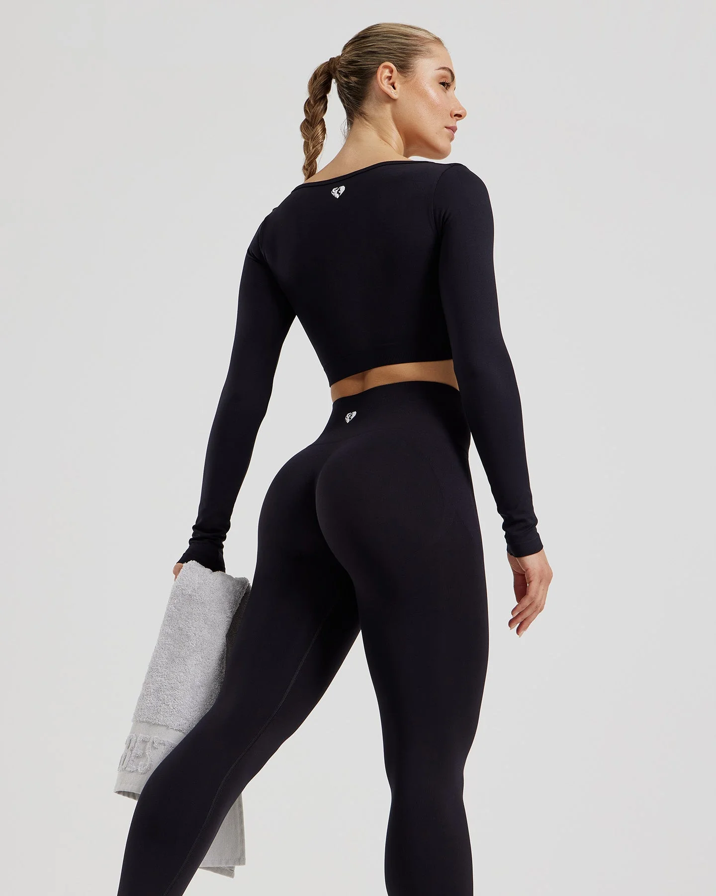 Define 2.0 Seamless Long Sleeve Built-In Bra Top | Black - Image 6