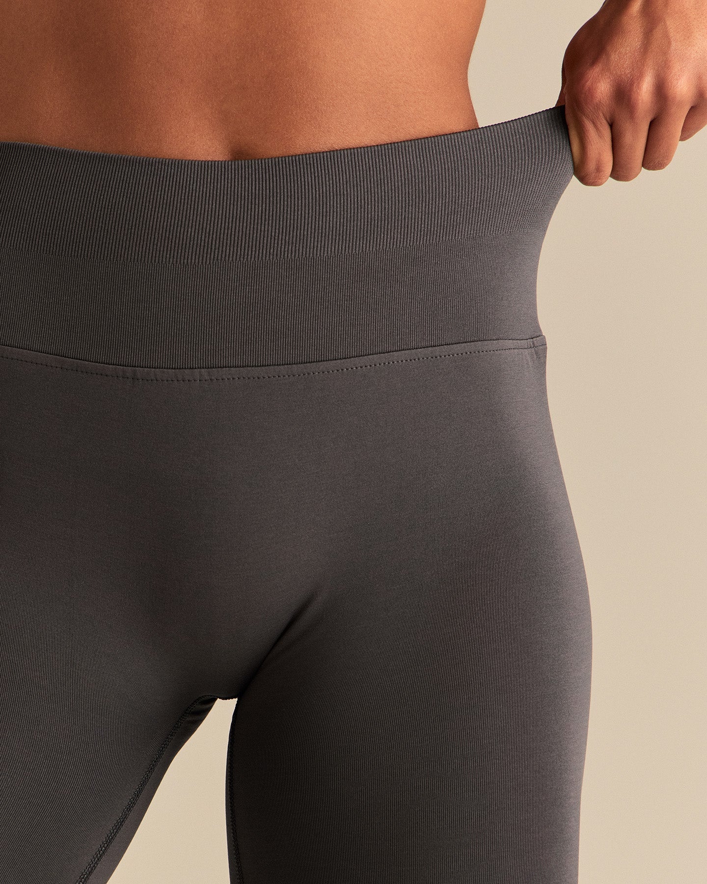 Define 2.0 Seamless Low Back Shorts | Graphite - Image 7