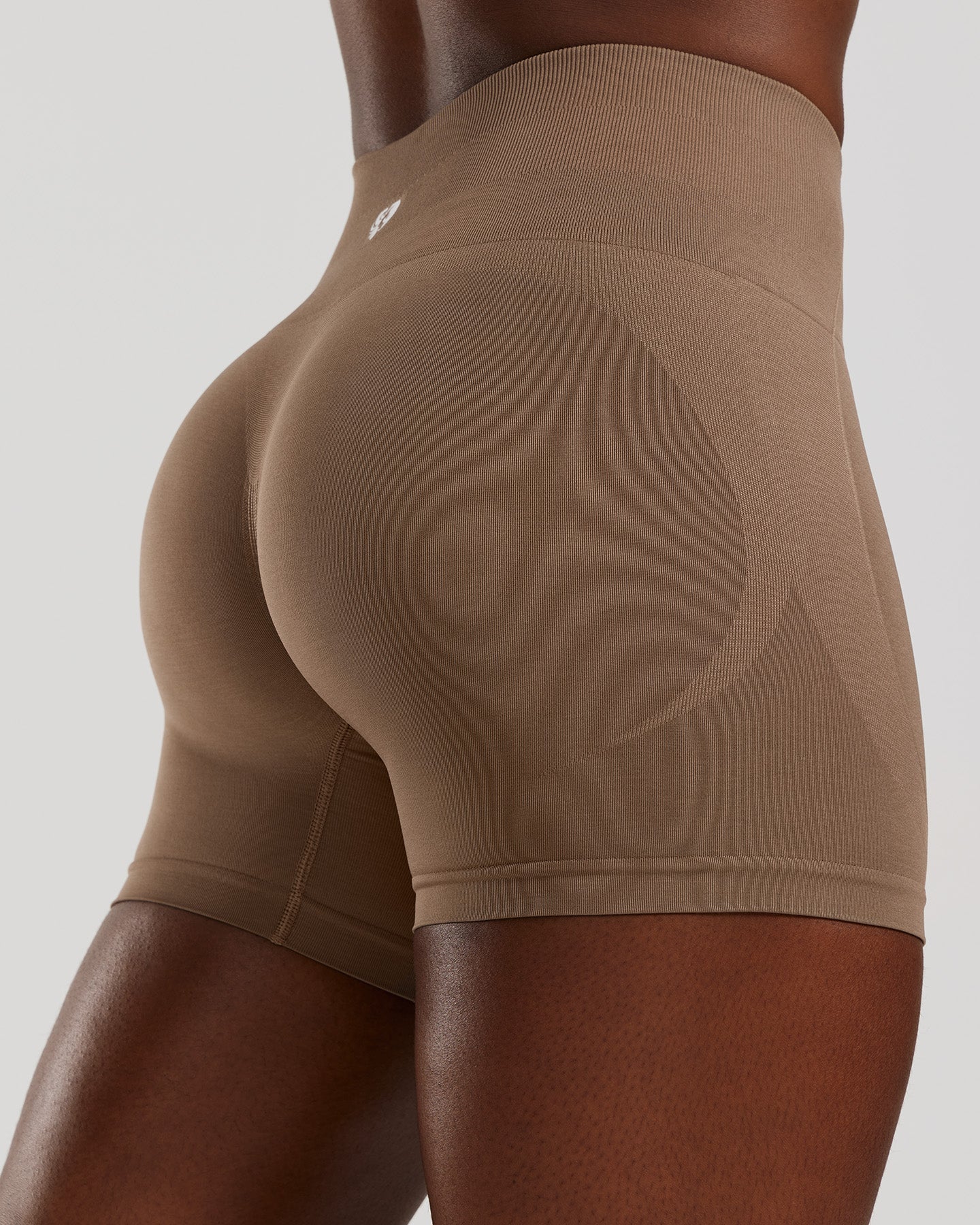 Define 2.0 Seamless Scrunch 4" Shorts | Caribou - Image 4