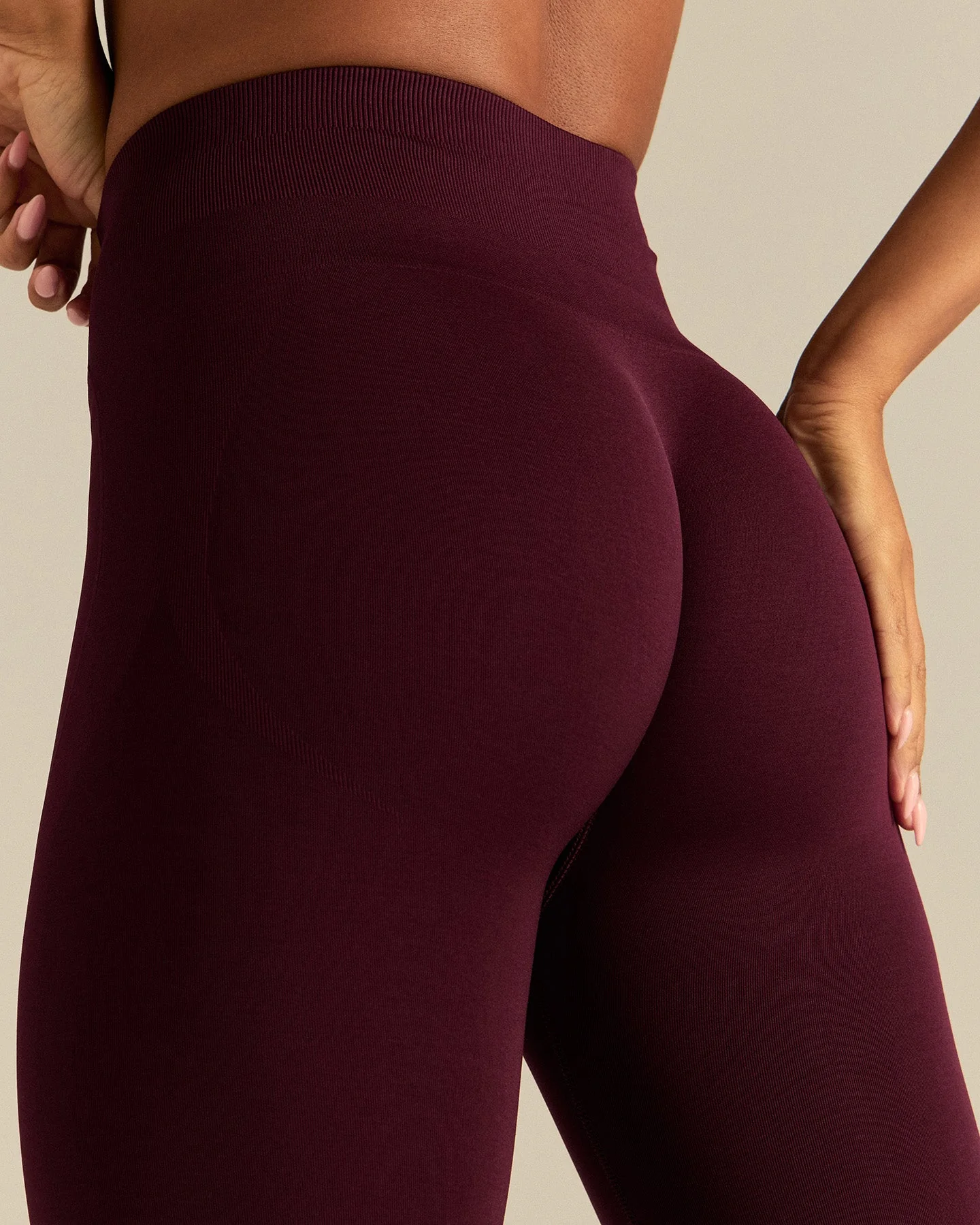 Define 2.0 Seamless Scrunch Leggings | Merlot - Image 3