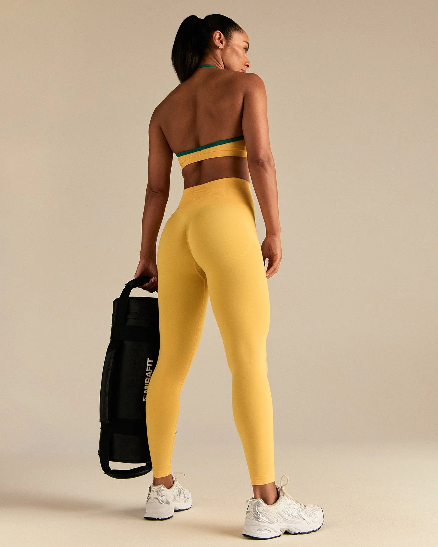 Define 2.0 Seamless Scrunch V-Neck Bra | Mango - Image 8