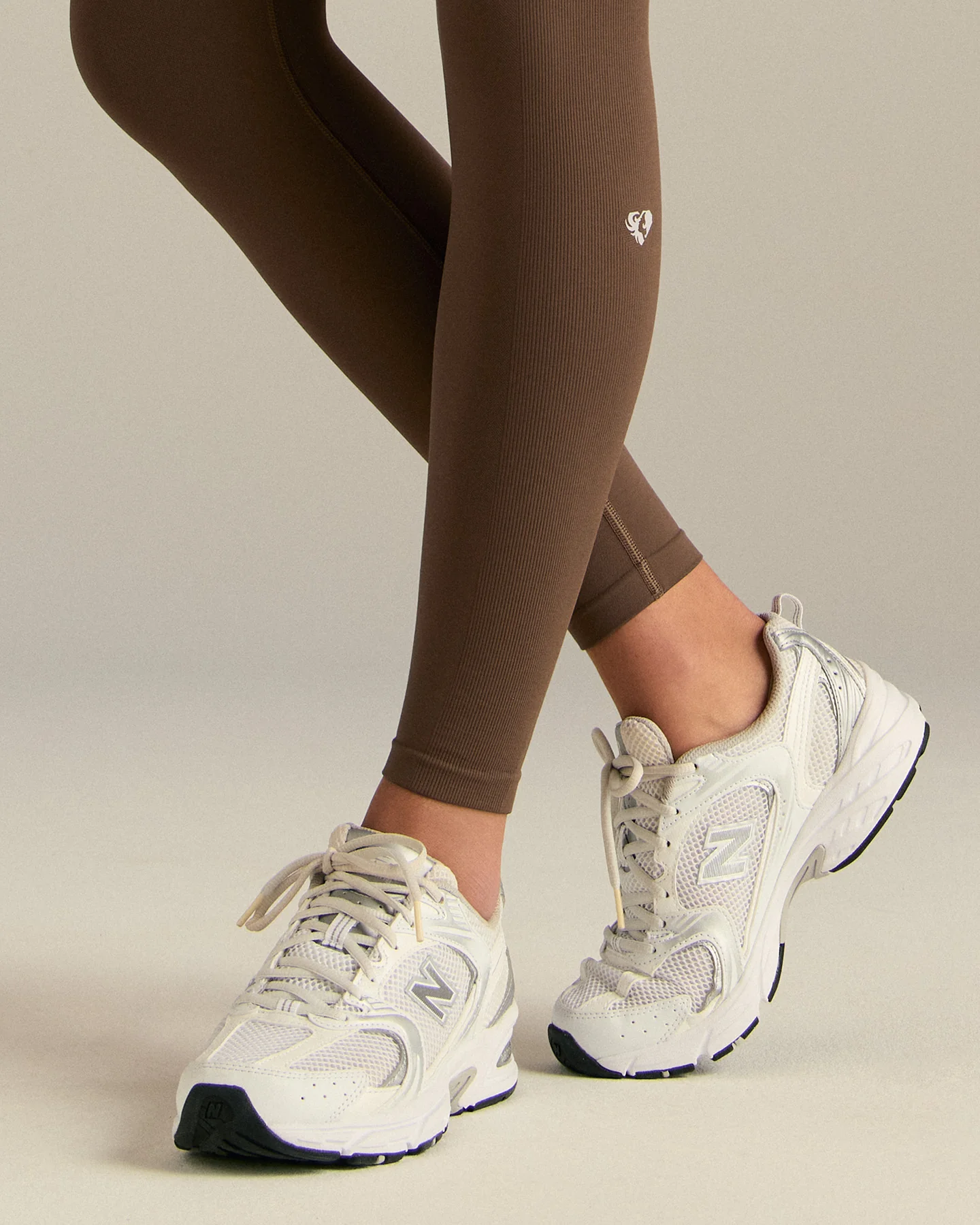 Emphasize Leggings | Milk Chocolate - Image 7