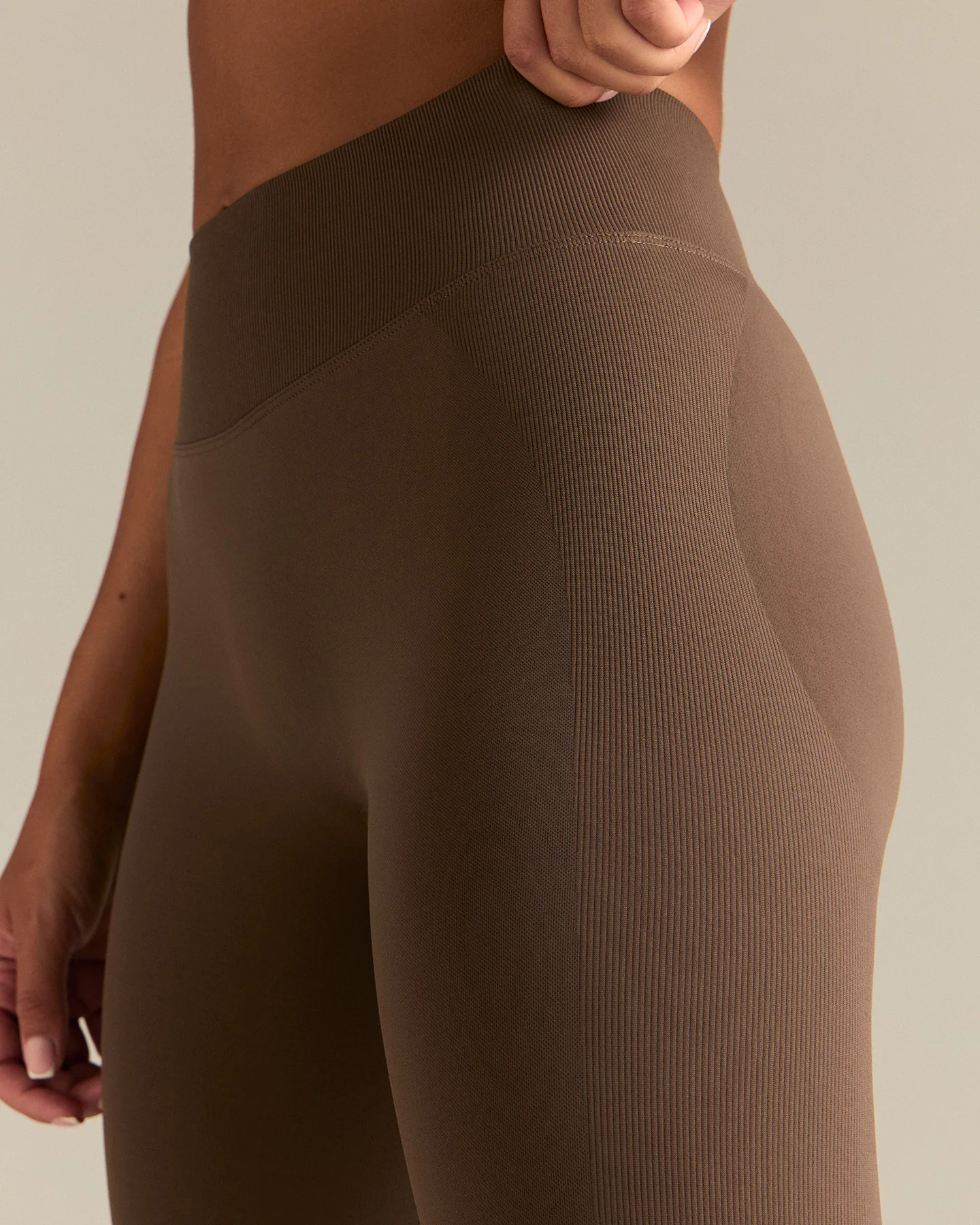 Emphasize Leggings | Milk Chocolate - Image 8