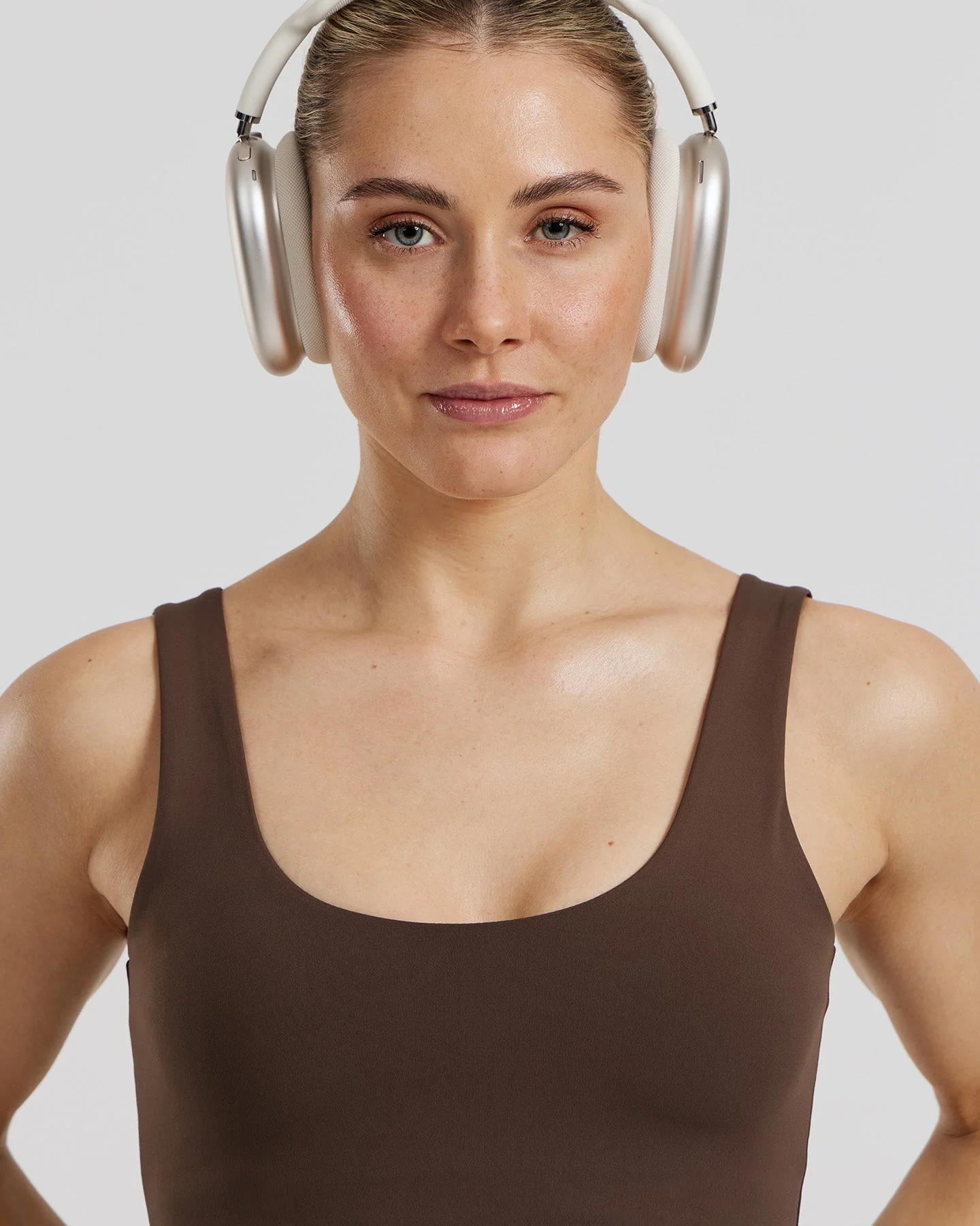 Essential Built-In Bra Scoop Back Tank | Cocoa - Image 3