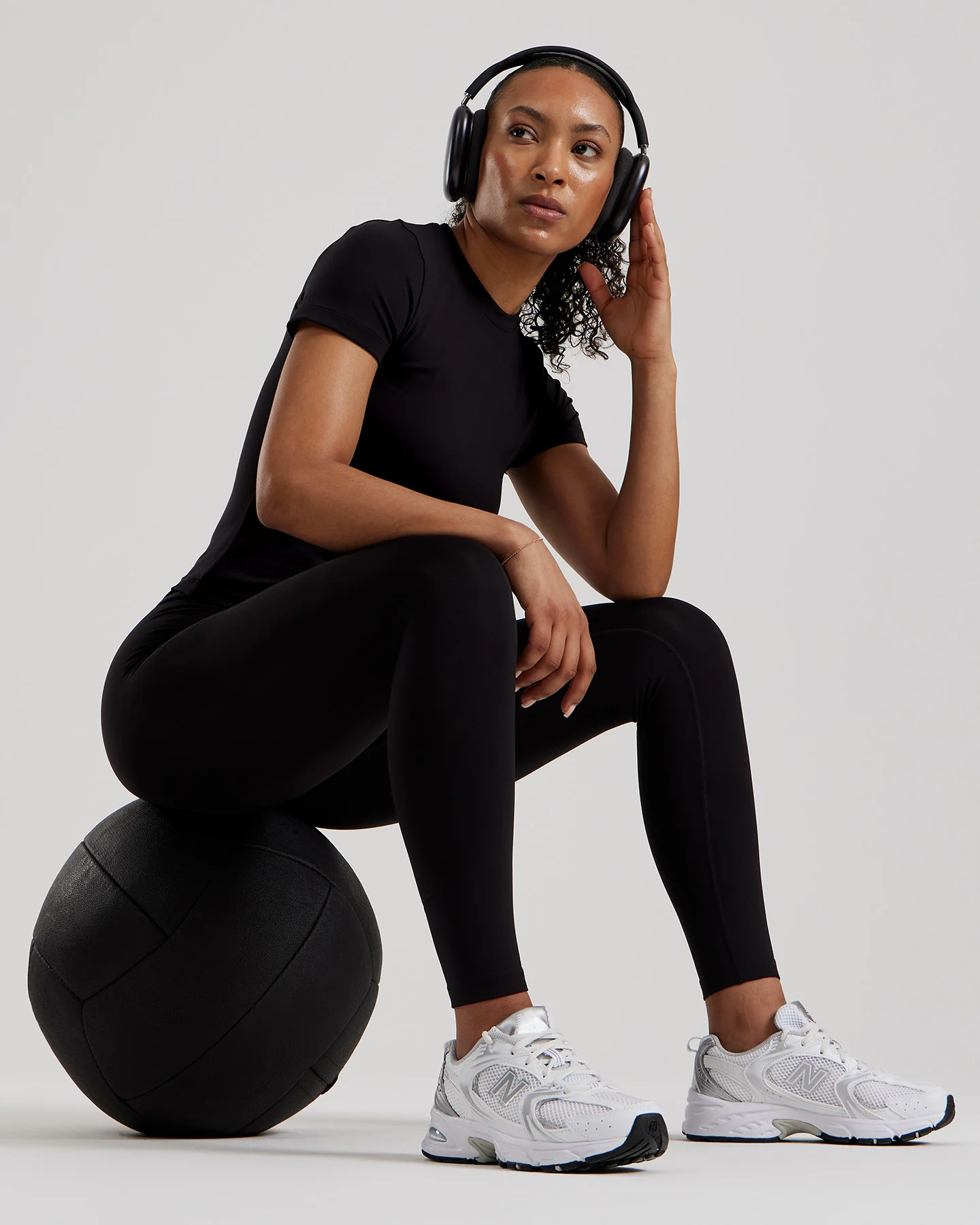 Essential Leggings | Black - Image 2