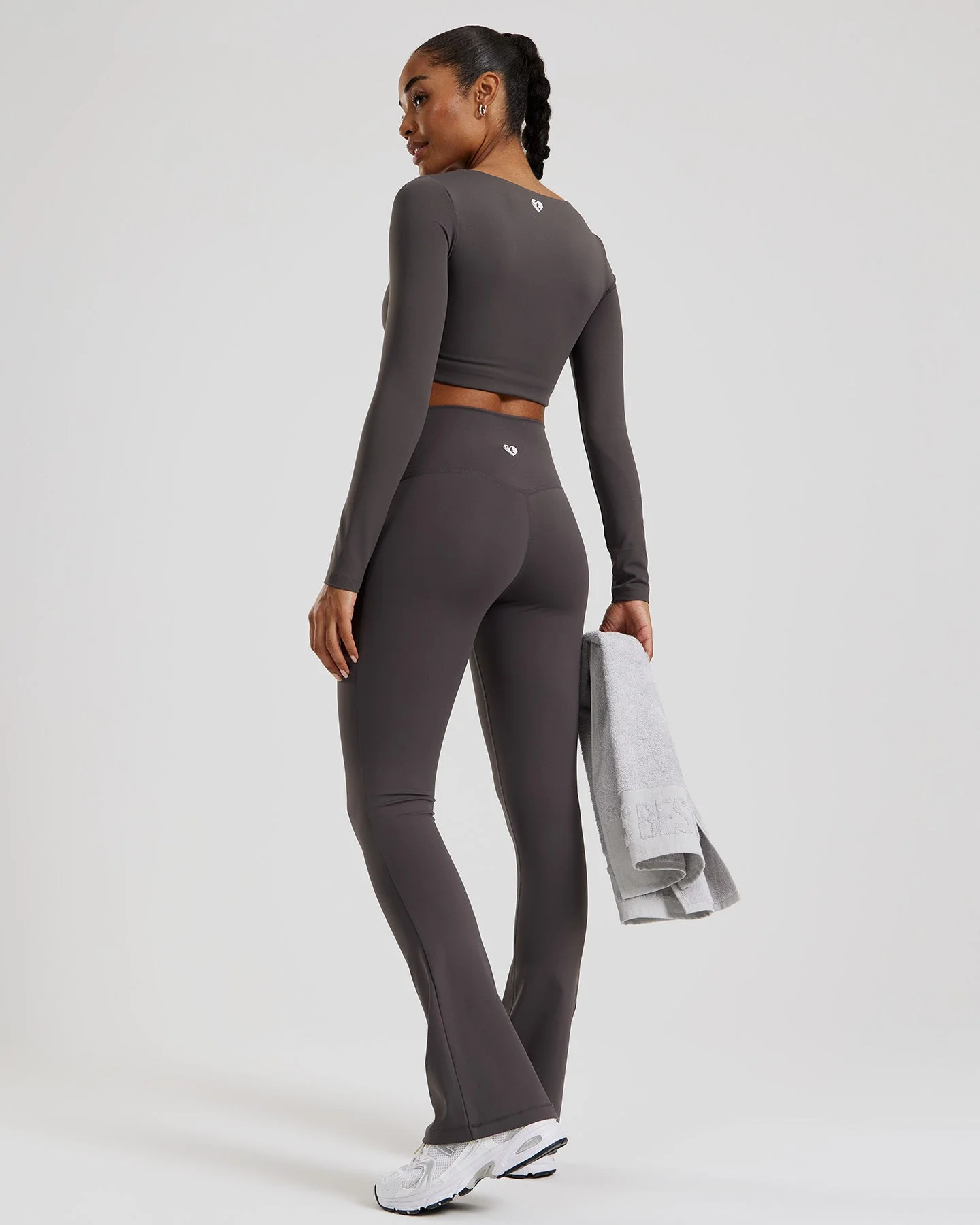 Essential Long Sleeve Built-In Bra Top | Graphite - Image 6