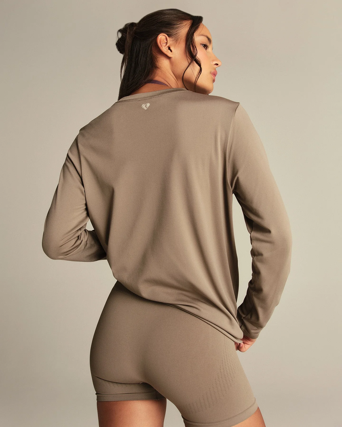 Lightweight Seamless Long Sleeve T-Shirt | Taupe Grey - Image 7