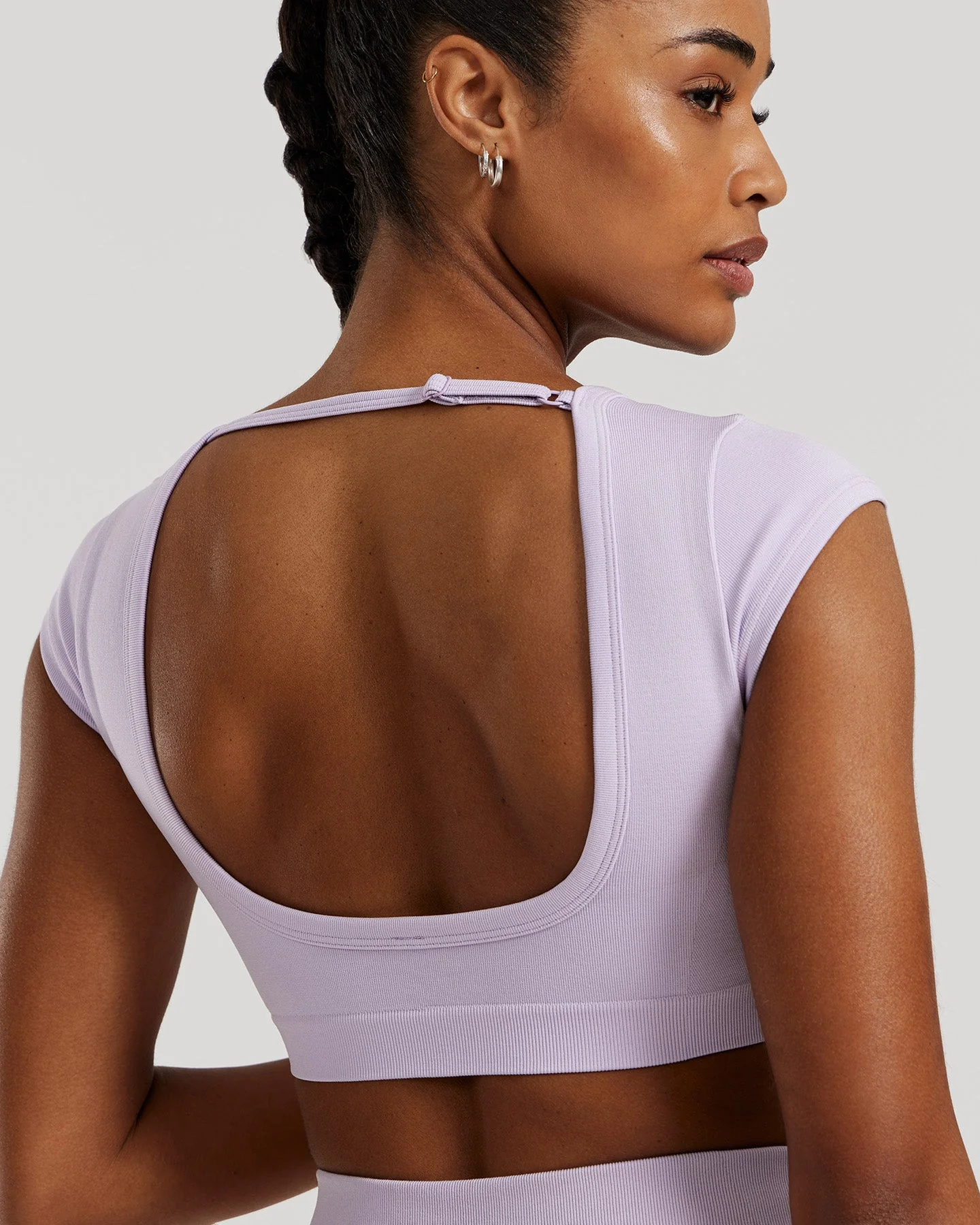 Motion Seamless Open Back Short Sleeve Crop Top | Cool Lilac - Image 3