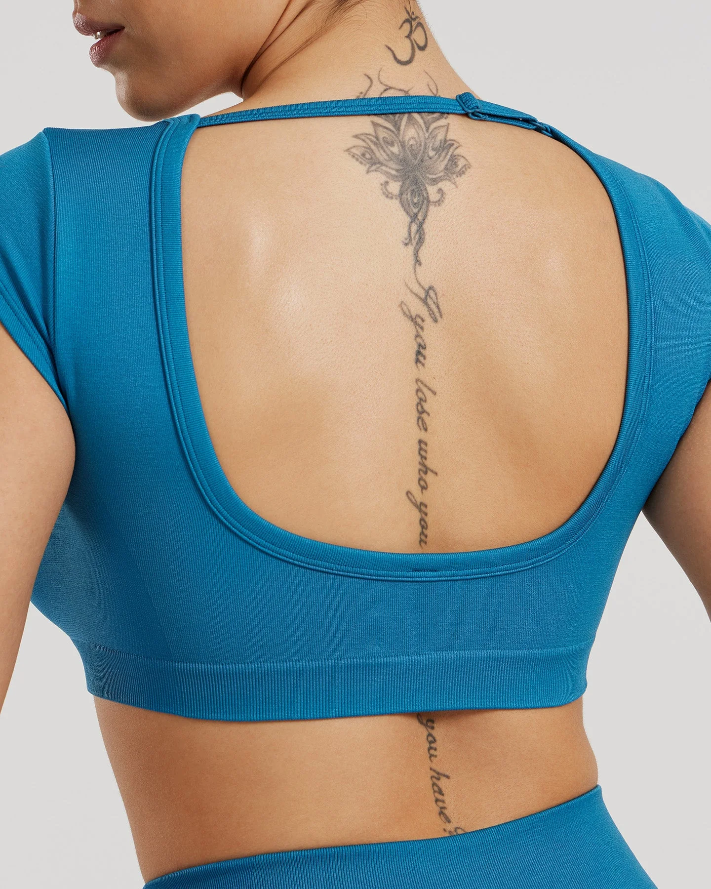 Motion Seamless Open Back Short Sleeve Crop Top | Peacock Blue - Image 2