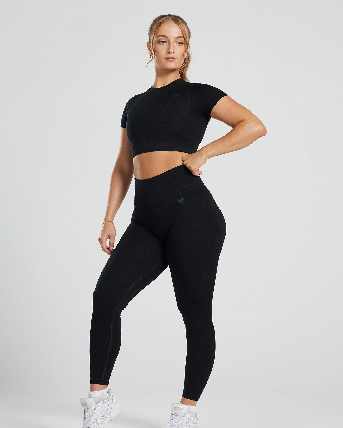 Motion Seamless Short Sleeve Crop Top | Black - Image 6