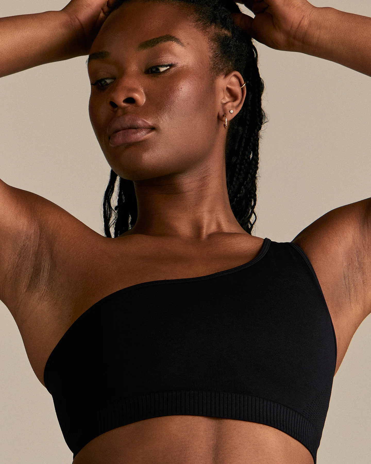 Power Seamless One Shoulder Bra | Black - Image 7