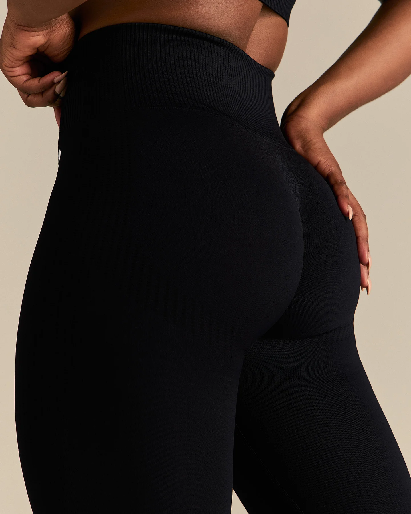 Power Seamless Scrunch Leggings | Black - Image 7