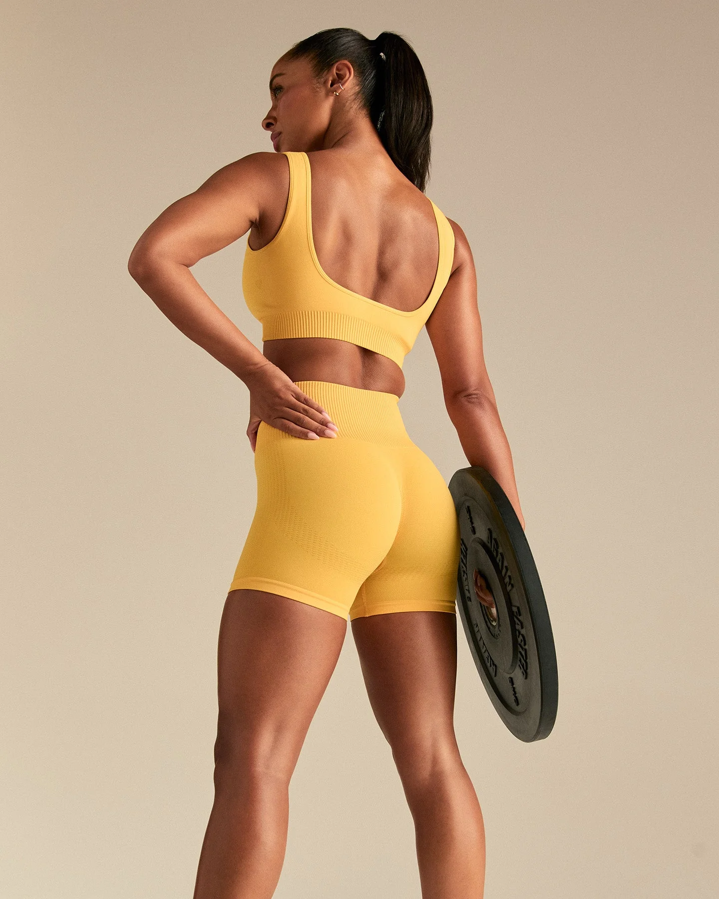 Power Seamless Scrunch Shorts | Mango - Image 6